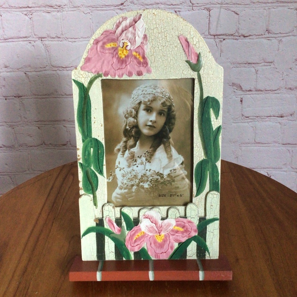 Vintage Floral Textured Wooden Picture Frame